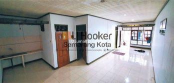 Rumah Dan Gudang di Jalan Majapahit