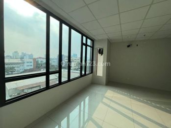 DISEWAKAN RUANG KANTOR BARU SIAP PAKAI DI HEADQUARTER ASIA AFRIKA