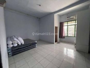 Disewakan Ruko Jalan Madio Santoso