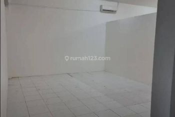 Rumah Kantor Jalan Lebar di Tebet