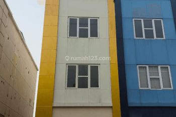 Ruko 3 Lantai Dekat Tol, Akses Jalan Utama Kota Bsd.