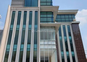 Gedung Baru 5 Lantai Menteng Jakarta Pusat