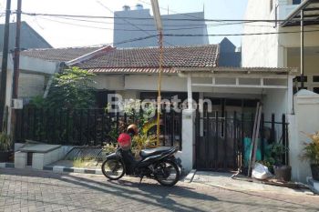 rumah lama perlu bangun ulang di mulyosari