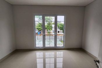 Disewakan Cepat Rumah 2 Lantai Rapih Siap Huni di Menaggio Village Gading