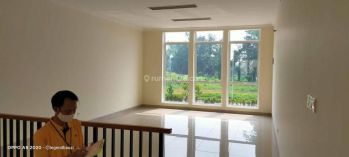 Ruko Goldfinch Lokasi Di Pertengahan Bsd Dan Gading Serpong di Gading Serpong,