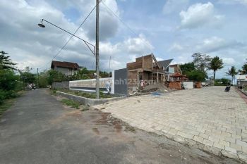 Rumah Cantik Dalam Perumahan di Selomartani Kalasan