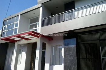 Ruang Usaha di Jl Jenderal Sudirman 470 cocok untuk kantor/cafe/bank/showroom