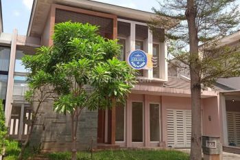 Rumah di Cluster Orlanda 2 Lantai SHM Sudah Renovasi Selatan