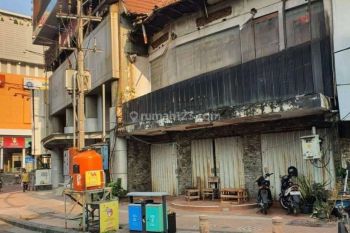 Ruko 3 Lantai Lokasi Strategis Ramai di Surabaya Pusat