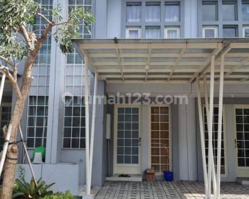 Rumah Grand Pakuwon Cluster Queensland Semi Furnish Hadap Selatan