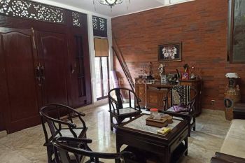 Rumah Disewa Modern 2.5 Lantai di Pondok Hijau