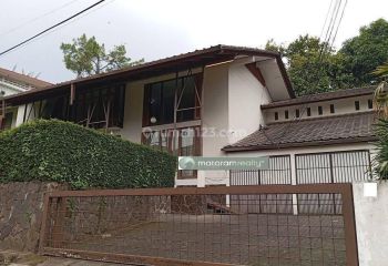 Rumah Di Sewakan 2 Lantai Bagus Lokasi Strategis Di Setrasari Bandung