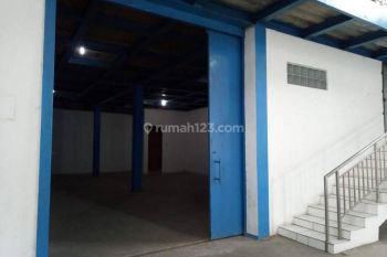 GUDANG STRATEGIS MAINROAD CARINGIN