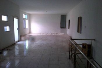 Gudang di Mutiara Kosambi 675 m SHM Bagus