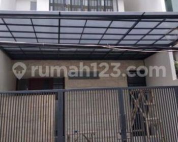 Di jual rumah baru dua lantai