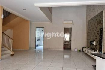 Rent Rumah: Rumah mewah foresta