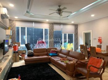 Rumah Florence 2,5 Lantai Uk 10x20 Karaoke Room Semi Furnished