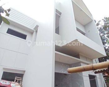 Rumah 2 lt Dp 0% Free biaya All in di Cilodong,murah bebas banjir