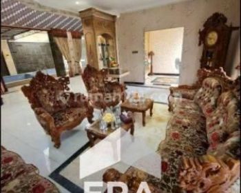 Rumah Mewah Ada swimming Pool di Bukit Wahid Smg