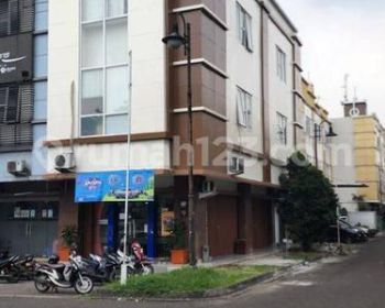 Ruko Golden Boulevard Unit Terdepan Hadap Jalan Raya Parkiran Luas BSD