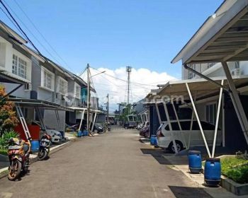 Rumah 2 Lantai SHM Komplek di Jalan Antapani Harga Nego