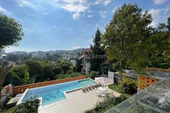 Jual Rumah Lux Dengan Kolam Renang Di Dago Bandung