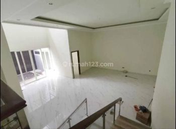 RUMAH MEWAH BARU di RAYA GOLF ARAYA MALANG