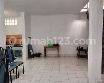 Rumah Disewa Terawat Siap Huni di Area Rajawali