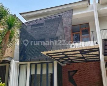 Rumah Industrial Minimalis di Discovery Bintaro Jaya