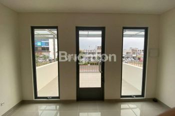 Ruko 3 lantai Hadap jalan, Maggiore square Gading serpong, Sebrang Ruko Gading