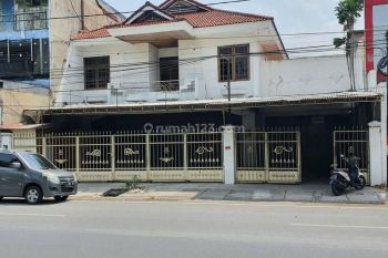 KAN DI JALAN KENJERAN, SURABAYA.