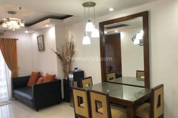 Disewakan Apartemen Cosmo Mansion 3 Bedroom Lantai Tengah Furnished