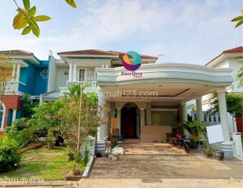 Rumah 2 lantai luas lokasi strategis rapi siap huni