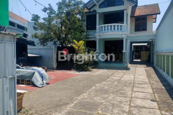 RUMAH MEWAH JATINGALEH JL KASIPAH 2 LANTAI LUAS DEKAT KOTA SIAP HUNI