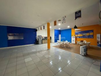 Ruko pinggir jalan raya serpong, bekas Showroom mobil