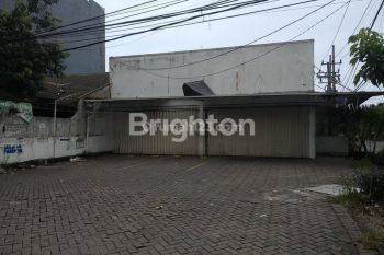 HITUNG TANAH EX MINIMARKET JL DR IR SOEKARNO MERR DEKAT KLAMPIS.ARAYA.RUNGKUT