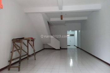 Disewakan ruko taman holis indah 1 bandung