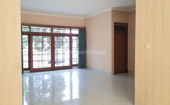 RUMAH NYAMAN SIAP HUNI SINGGASANA PRADANA