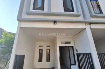 Rumah di Gunung anyar 2 Lantai SHM Baru Selatan