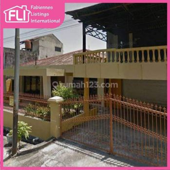 Dijual Rumah Luas di Jalan Markoni Atas, Balikpapan. Lt 689m2.