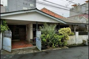Rumah Tua lokasi strategis di Tomang(TM96)