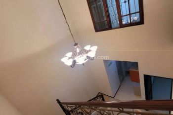 Jual Rumah PAKUWON CITY
Sudah renovasi,siap huni