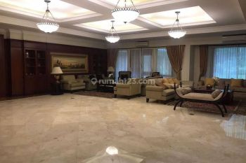 Disewakan Rumah Modern di Menteng Kemewahan Impian Menanti Anda