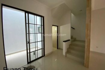 Disewakan Rumah East Asia 3 Kamar Tidur+ac 3