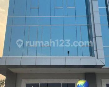 DISEWAKAN/ DIJUAL Ruko SOHO Manhattan di PIK2 4 Lantai uk 8x18m²