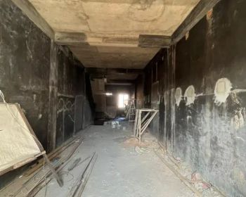 Dijual Ruko kosongan 3 Lantai setengah