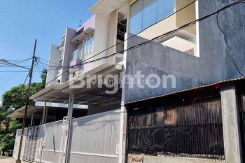 RUMAH JELAMBAR BAGUS 3LT SIAP HUNI