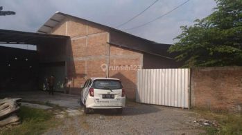 Gudang siap pakai, di bawah pasar..