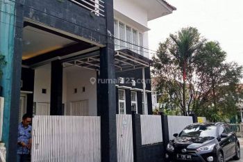 Dijual Rumah Hook 2 Lantai di Margahayu, Kota Bandung