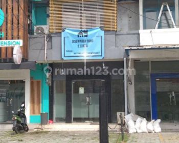 Ruko 2 lantai, daerah kemang,i pinggir jln raya